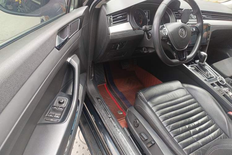 Used Volkswagen Magotan 2017 280TSI DSG Leading Edition