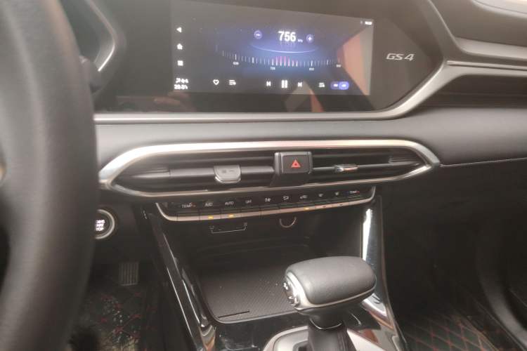 Used GAC Trumpchi GS4 2022 270T Automatic Smart Drive Navigation Edition (Upgraded Version) Audio And AC Panel