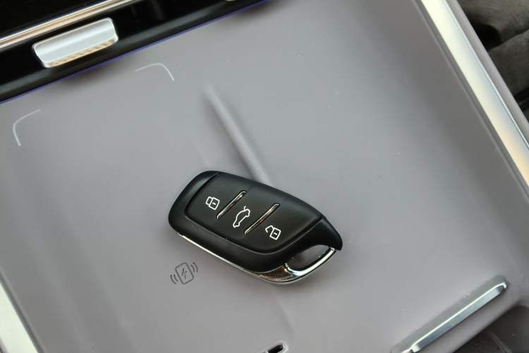 Used Roewe M7 DMH 2025 Model 160km Premium Version