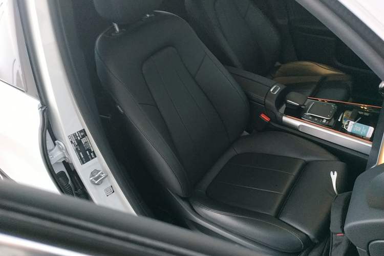 Used Mercedes-Benz GLB 2021 GLB 200 Fashion Model Right Front Seat