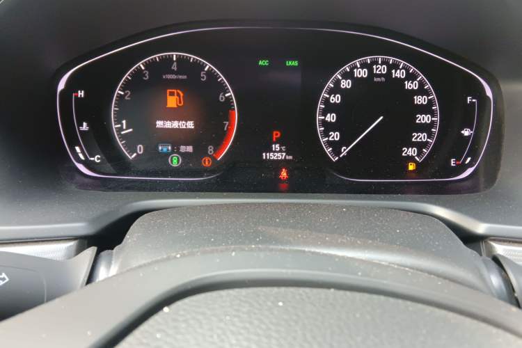 Used Honda Accord 2018 260TURBO Luxury Edition China V Emission Standard Odometer Close Up