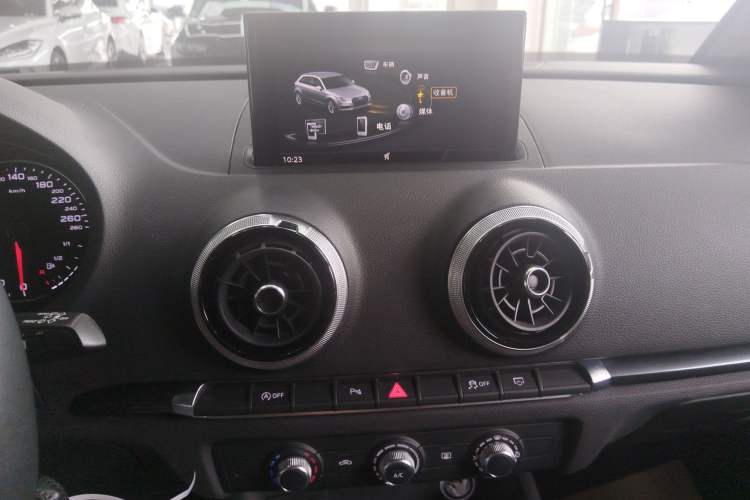 Used Audi A3 2020 Sportback 35 TFSI Fashion Edition China VI Emission Standard Audio And AC Panel