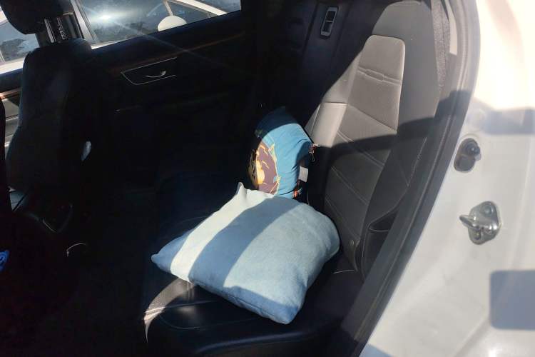 Used Honda CR-V 2017 240TURBO CVT Front-Wheel Drive Fashion Edition Left Rear Seat