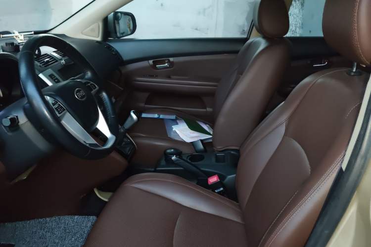 Used BYD S6 2014 2.0L Manual Luxury 5-Seater