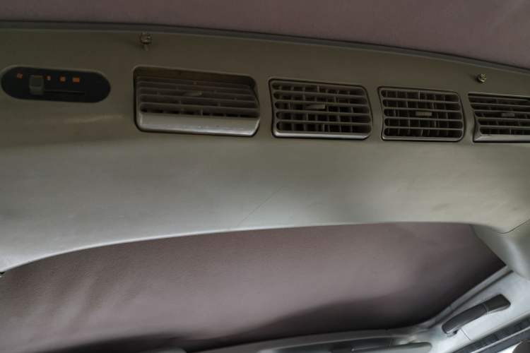 Used Wuling Rongguang 2011 1.2L Base Version
