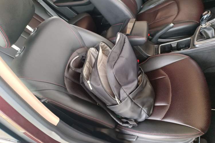 Used Baojun 560 2015 1.8L manual luxury version Right Front Seat