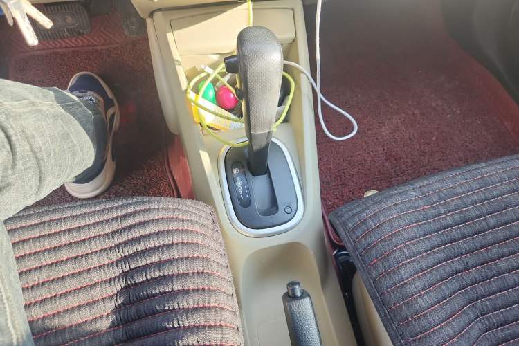 Used Venucia R50 2013 1.6L Automatic Luxury Edition