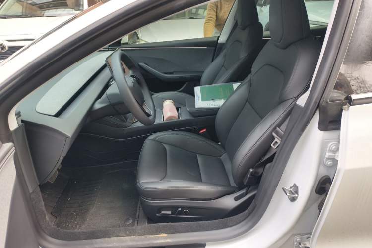 Used Tesla Model 3 2025 Rear-Wheel-Drive Version
