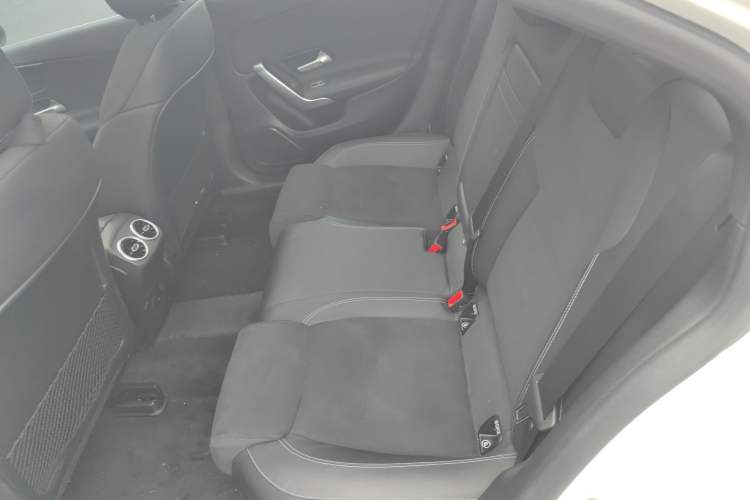 Used Mercedes-Benz A-Class 2022 Second Facelift A 200 L Sport Sedan Fashion Version
