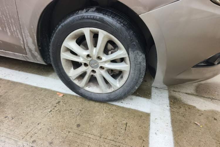 Used Chery Arrizo 7 2015 1.6L Manual ZhiShang Edition Right Front Wheel Hub