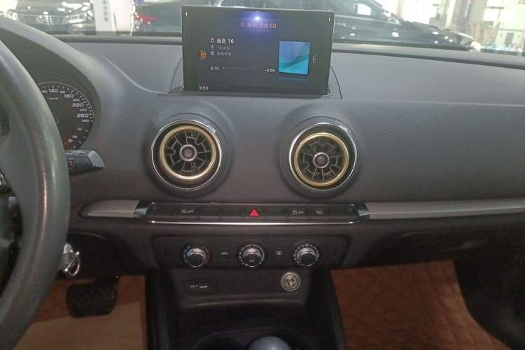 Used Audi A3 2019 Sportback 35 TFSI Ambition China VI Audio And AC Panel