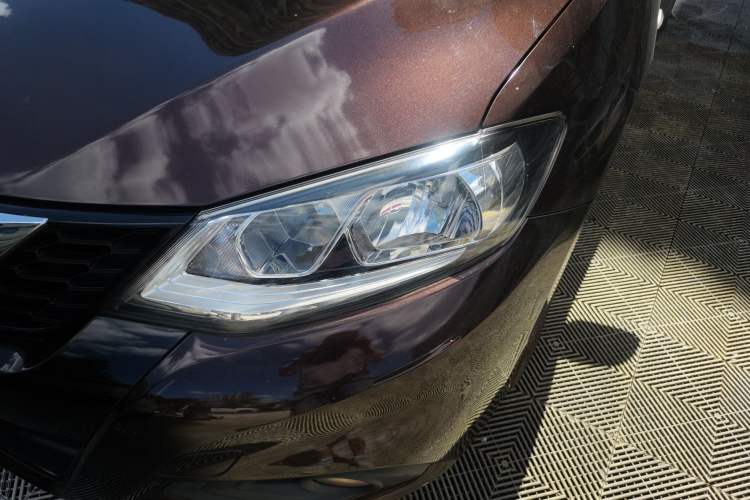 Used Nissan Tiida 2016 1.6L CVT Cool Dynamic Edition