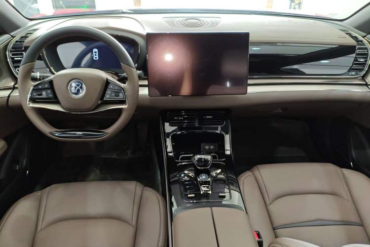 Used BYD Han 2020 EV Long-Range Luxury Model Center Console