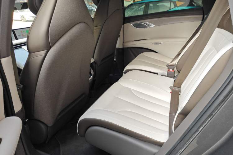 Used IM LS7 2023 90 kWh Elite Rear-Drive Version
