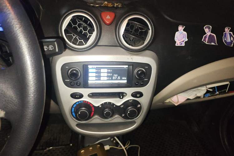 Used CHANGAN Benni mini 2012 1.0L IMT Navigation Version China IV Standard
