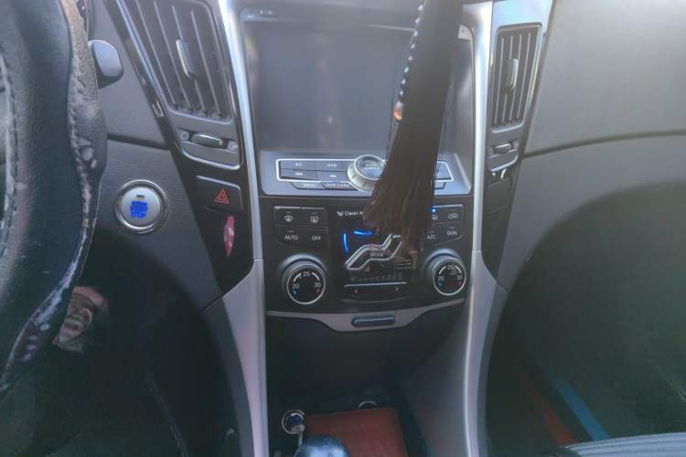 Used Hyundai Sonata 2011 2.0L Automatic Luxury Edition
