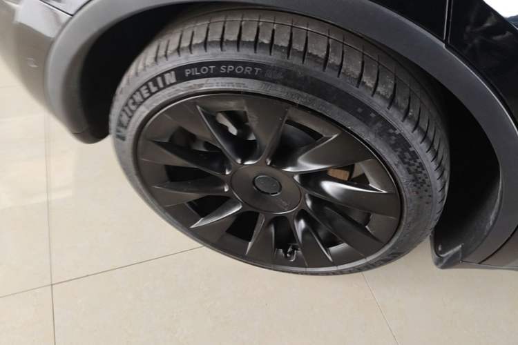 Used Tesla Model Y 2021 Standard Range Rear-Wheel Drive Version