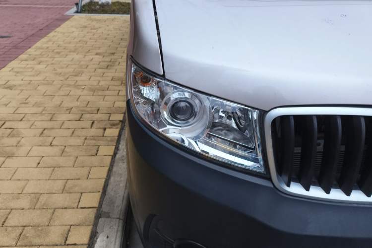 Used Jinbei Hiace X30 2020 1.5L Super-Comfortable Version China VI Standard SWC15M