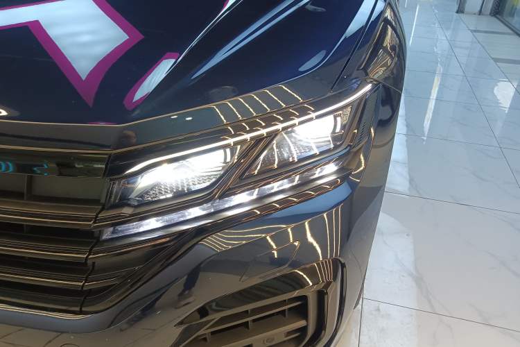 Used Volkswagen Touareg 2023 3.0 TSI Luxury Edition Obsidian Black Sport Package
