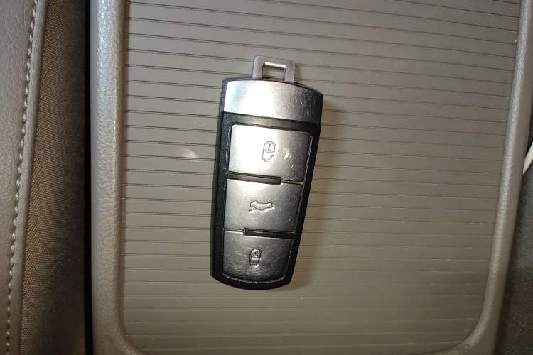 Used Volkswagen Magotan 2015 Facelift 1.8TSI Luxury Model Vehicle Key