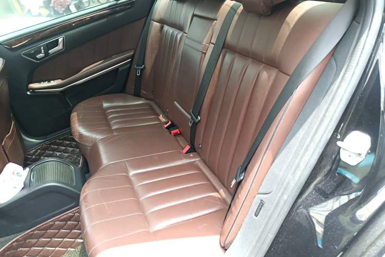 Used Mercedes-Benz E-Class 2015 Facelift E 260 L Luxury Edition
