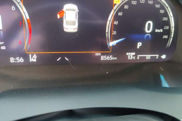 Used Toyota Camry 2021 2.5G Luxury Edition Odometer Close Up