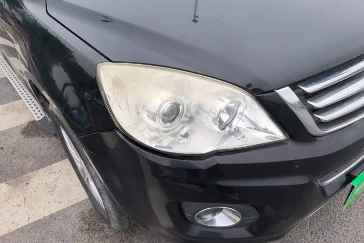 Used Haval H6 2013 Upgraded Model 1.5T Manual Two-Wheel Drive Urban Version Right Front Headlight