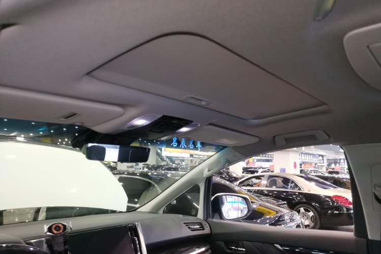 Used Toyota Vellfire 2021 Crown Dual-Engine 2.5L HV Luxury Edition Headliner