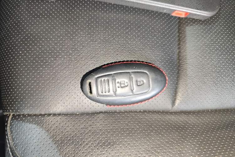 Used Nissan X-Trail 2017 2.0L CVT Comfort Edition 2WD Vehicle Key