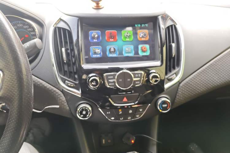 Used Chevrolet Cruze 2016 1.5L Automatic Luxury Edition Audio And AC Panel