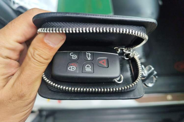 Used Land Rover Discovery 2014 3.0 SDV6 HSE Diesel Edition
