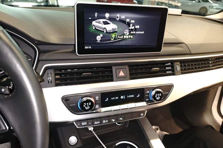 Used Audi A4L 2019 40 TFSI Fashion Edition China VI Emission Standard Audio And AC Panel