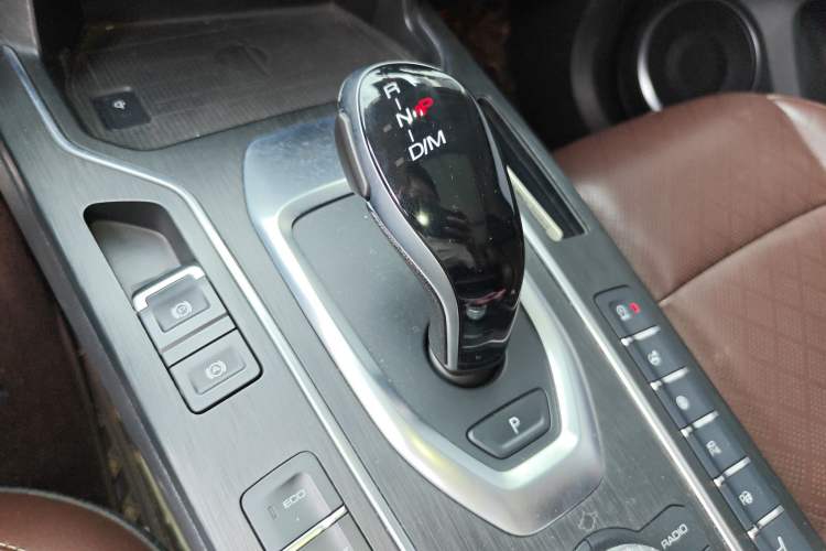 Used Wey VV6 2018 2.0T Two-Wheel Drive Flagship Version China V Standard