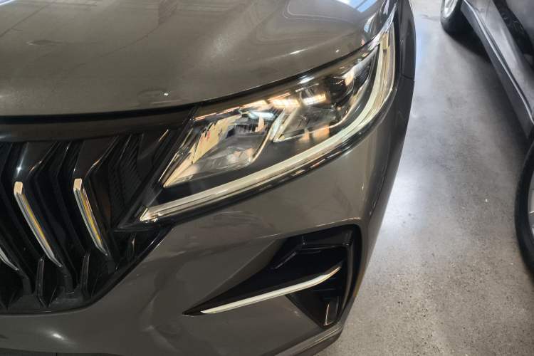 Used Geely Auto Vision X6 2021 PRO 1.4T Manual Luxury Model Left Front Headlight