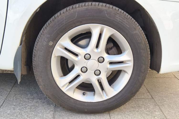 Used Geely Auto Diamond 2014 Sedan 1.5L Manual Entry-Level Model
