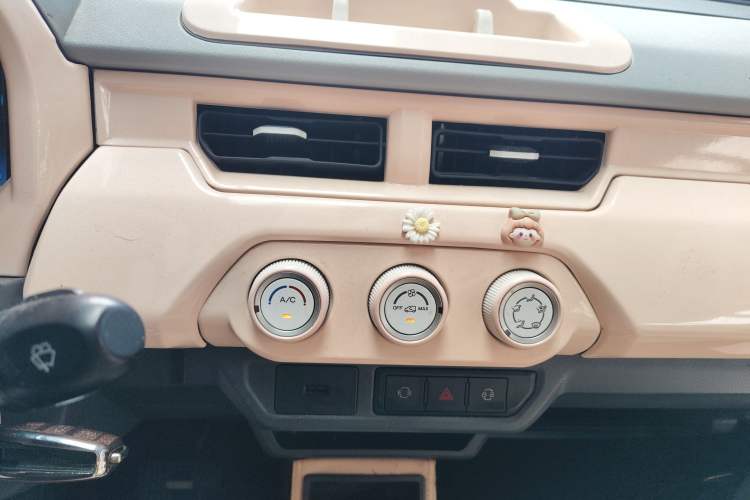 Used Chery New Energy QQ Ice Cream 2022 170km Sundae Phosphate Lithium-Ion