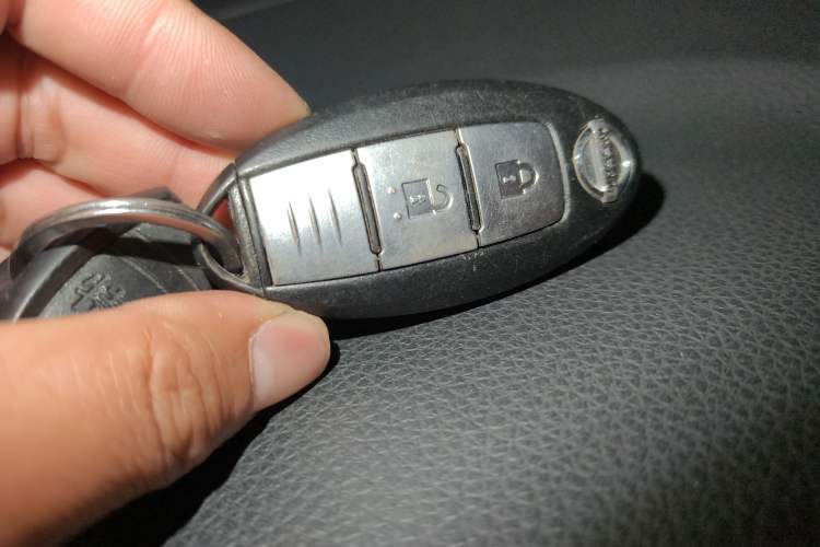 Used Nissan X-Trail 2015 2.0L CVT Comfort MAX Edition 2WD
