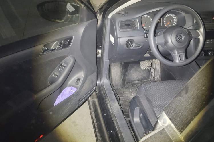 Used Volkswagen Sagitar 2012 1.6L Automatic Fashion Edition