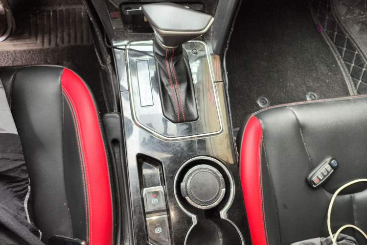 Used Venucia D60 2019 100 000 Honor 1.6L XL CVT Chenku Edition China VI Standard

