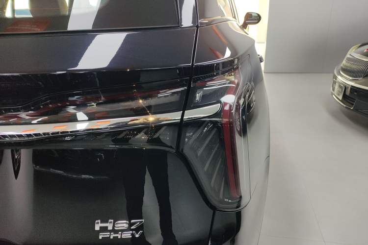 Used Hongqi HS7 PHEV 2024 2.0T PHEV Four-Wheel Drive Flagship Edition 6 Seats Right Rear Taillight