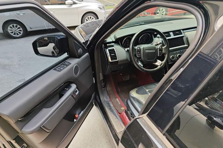 Used Land Rover Discovery 2017 3.0 SC V6 SE Driver Seat