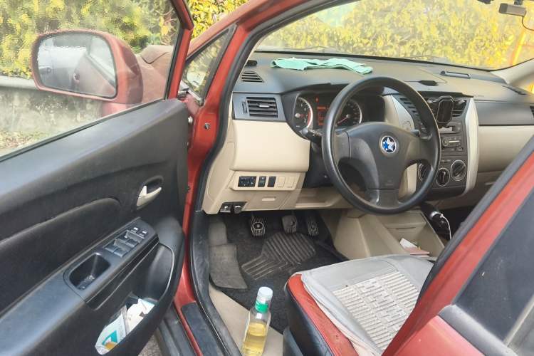 Used Venucia R50 2013 1.6L Manual Fashion Edition