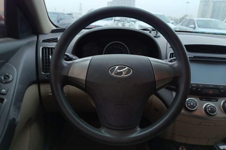 Used Hyundai Celesta 2011 1.6L Automatic Comfort Edition Steering Wheel