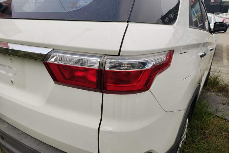 Used Dongfeng Fengon S560 2018 1.8L Manual Urban Model 7 Seats