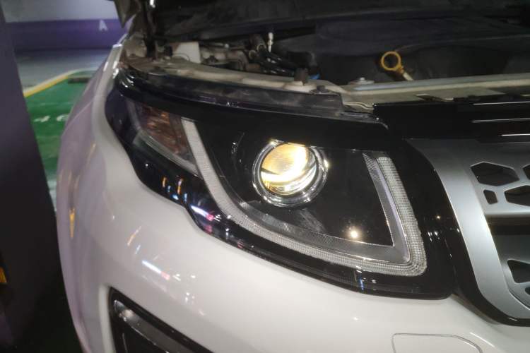 Used Land Rover Range Evoque 2018 240 PS SE Smart Brilliance Edition
