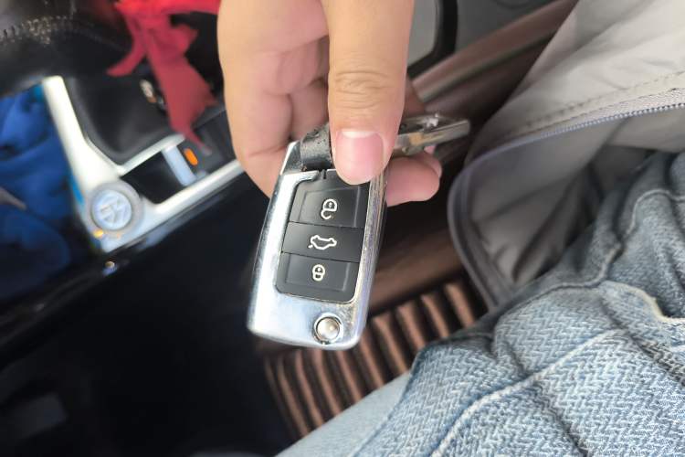 Used Volkswagen Tayron 2020 330TSI Two-Wheel Drive Luxury Smart Connectivity Version