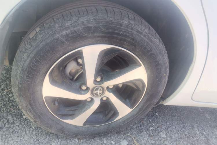 Used Toyota Levin 2017 Revised Dual-Engine 1.8H GS E-CVT Elite Sunroof Version China V Standard
