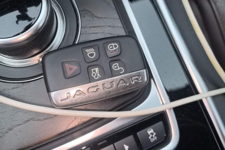 Used Jaguar XFL 2018 XFL 2.0T 250 PS Luxury Edition