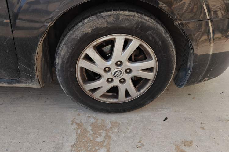 Used Bestune B50 2012 1.6L automatic with sunroof