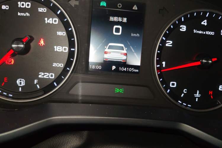 Used Roewe i5 2020 1.5L Automatic 4G Connected Linghao Edition Odometer Close Up